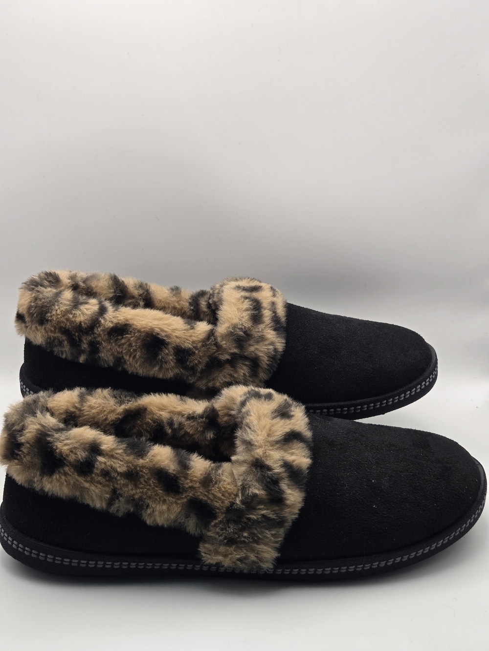 SKECHERS COZY CAMPFIRE Womens slip on black tan FRISKY GAL shoes size 7
